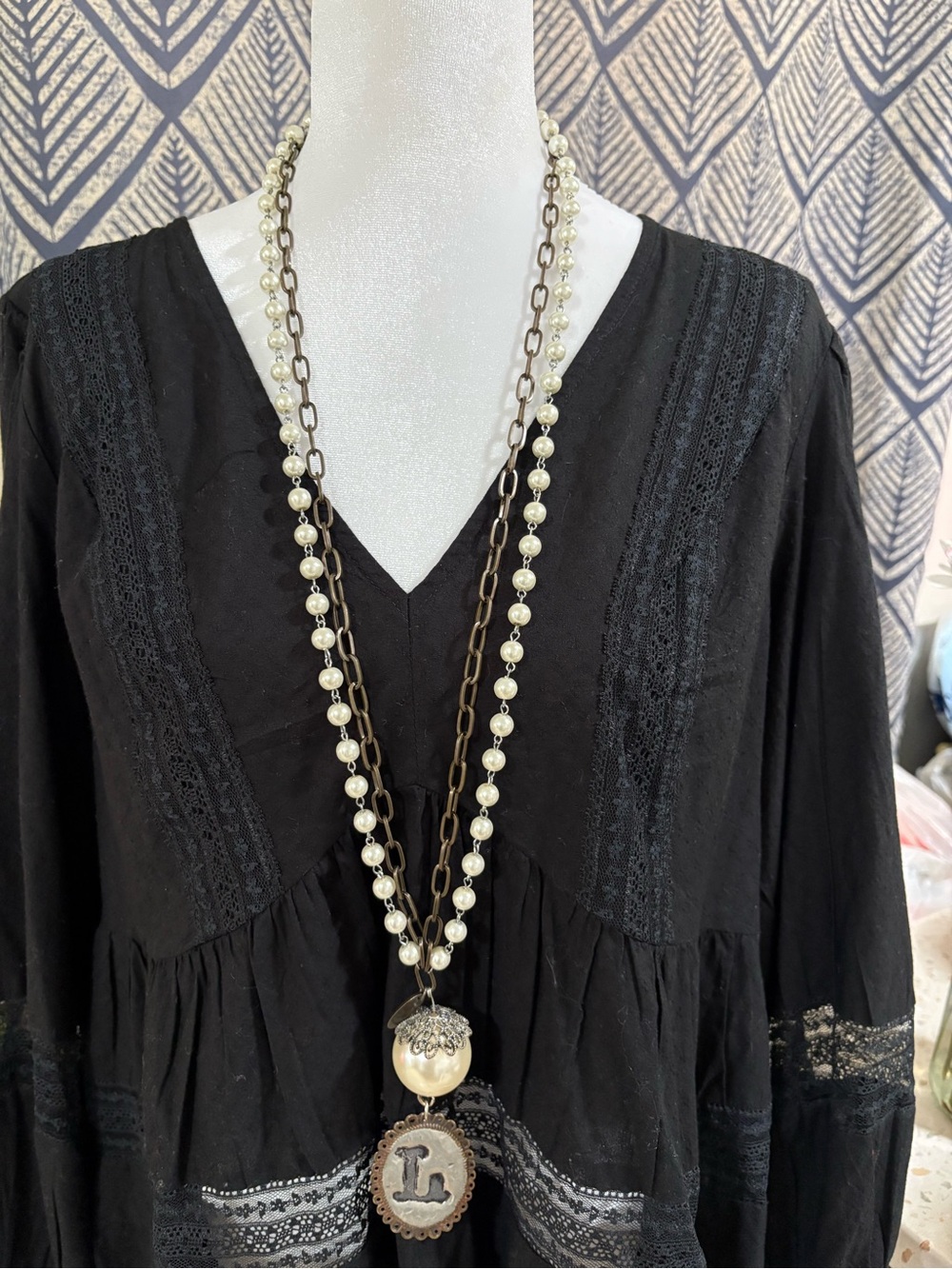 Plunder Design Detachable Initial L Pendant Large Pearl Necklace